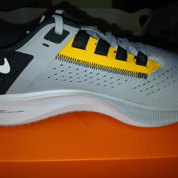 Nike Air Zoom Pegasus 38 in Wolf Grey and Black Pittsburg Steelers. - Picture 2 of 8